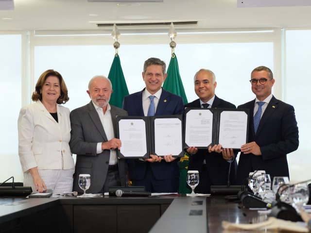 Sergipe garante R$ 1,5 bilhão para obras de água, mobilidade e inclusão social