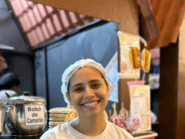 Vila da Páscoa movimenta economia na Orla da Atalaia e garante renda a pequenos empreendedores