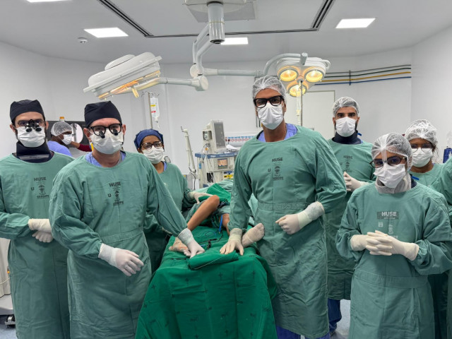 Hospital de Urgências de Sergipe realiza primeiro transplante ósseo microcirúrgico em criança