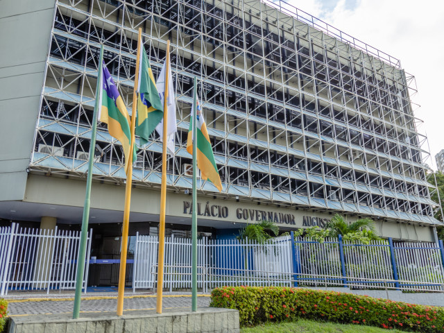 Feriado de 1º de Maio altera funcionamento de órgãos estaduais em Sergipe