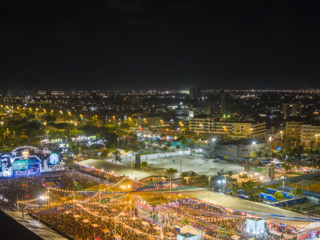 Arraiá do Povo e Vila do Forró: Abertura Festiva na Orla da Atalaia!