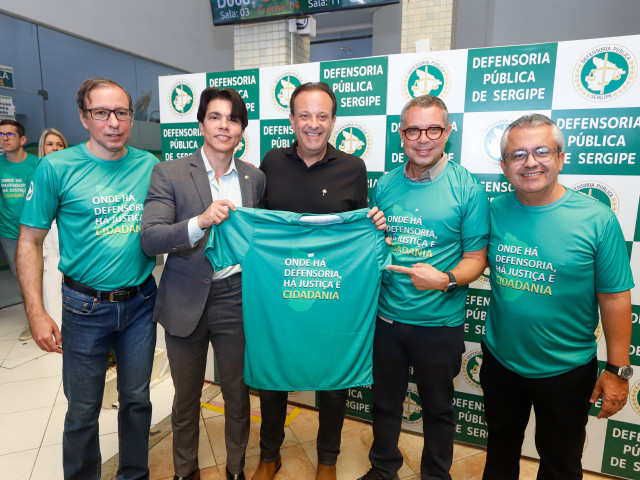 Governador Fábio Mitidieri prestigia Mutirão da Cidadania em Sergipe