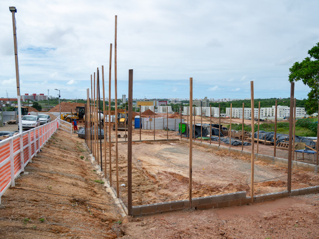 Obras do Complexo Materno-Infantil Nossa Senhora de Lourdes alcançam 60% da terraplanagem em Aracaju