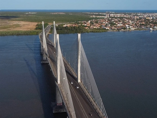 Governo de Sergipe inicia iluminação cênica na Ponte Construtor João Alves