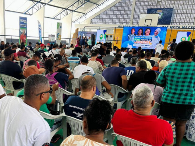 Mutirão do Emprego terá mais de 500 vagas na Praça Fausto Cardoso nesta sexta, 15