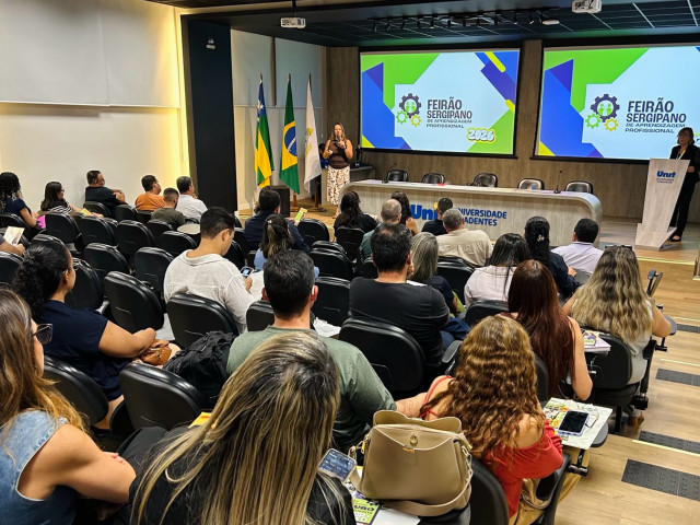 Governo reúne mais de 100 empresas para ampliar contratação de jovens aprendizes em Sergipe