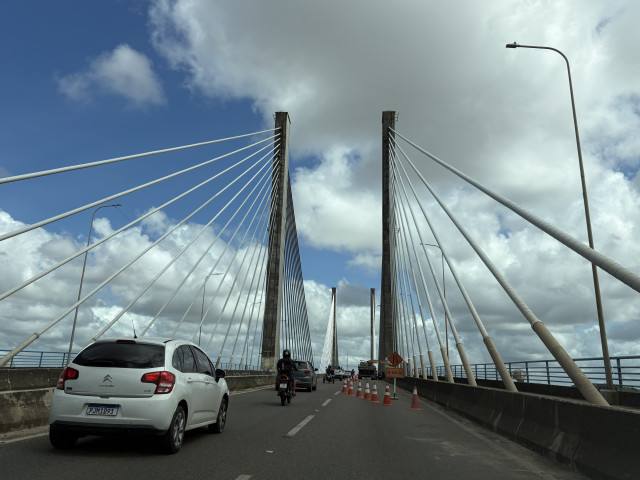 Iluminação Cênica Transforma a Ponte Construtor João Alves em Atração Noturna