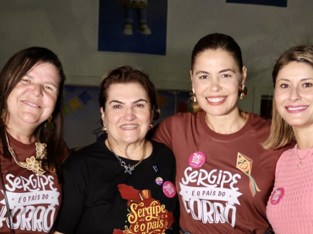 Ministra das Mulheres visita Estação Acolher e elogia iniciativas de Sergipe