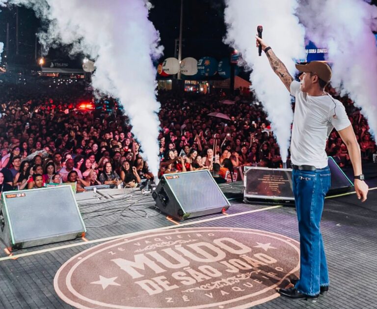 Arraiá do Povo reúne 35 mil na Atalaia com show inesquecível de Zé Vaqueiro