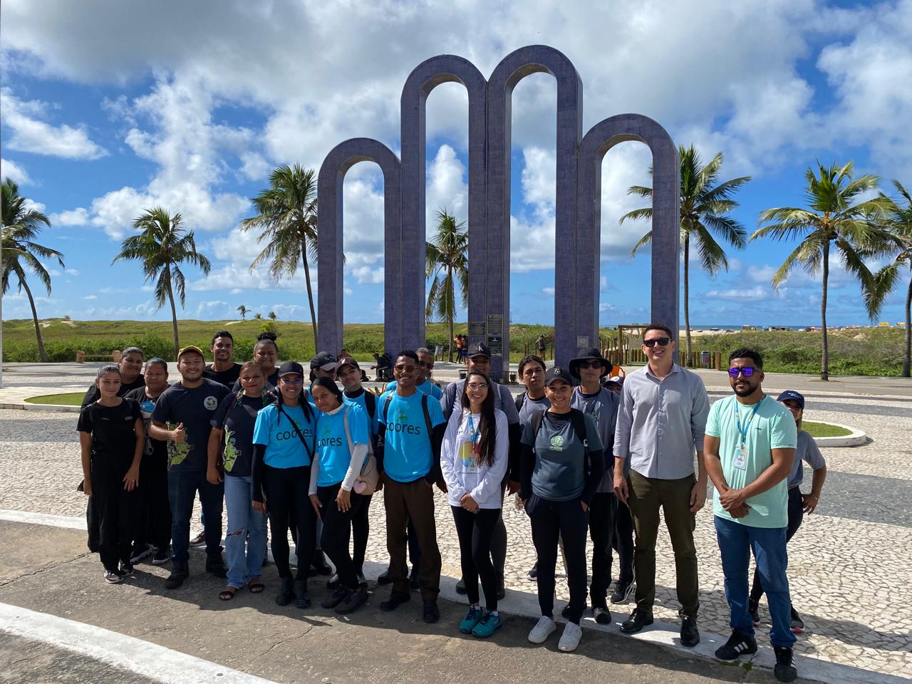 A Prefeitura de Aracaju Realiza Ação de Limpeza na Praia da Atalaia