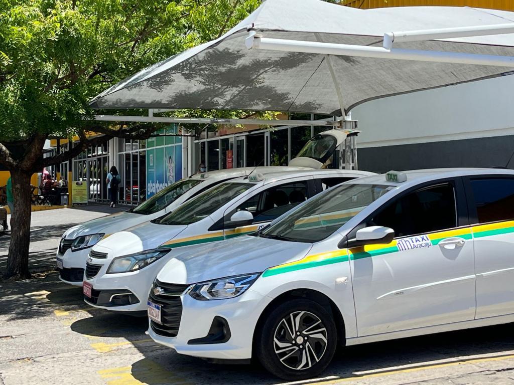 Aracaju abre 102 vagas de táxi adaptado para pessoas com deficiência