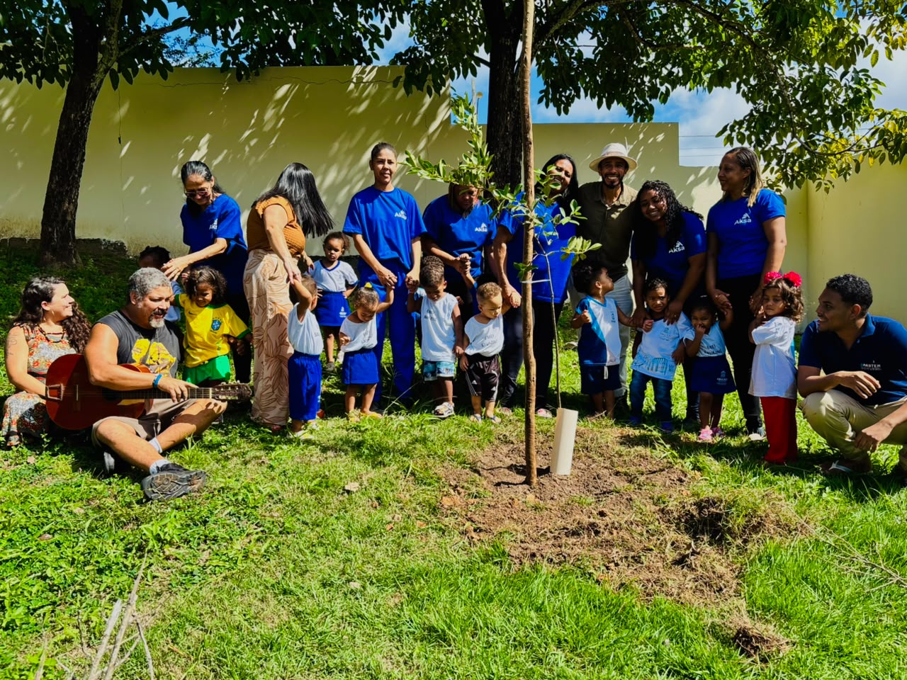 Educação Ambiental e Arborização Marcam Atividade na Creche Dr. José Augusto Arantes Savazini