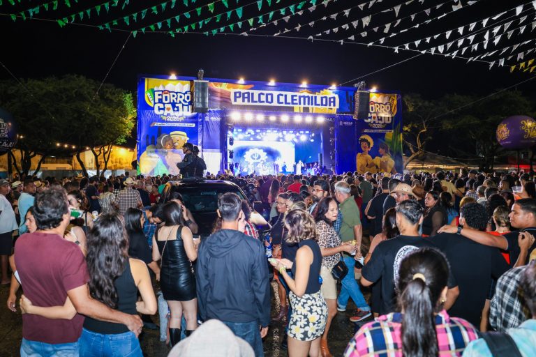 Forró Caju leva forró tradicional à Praça Ulisses Guimarães neste sábado