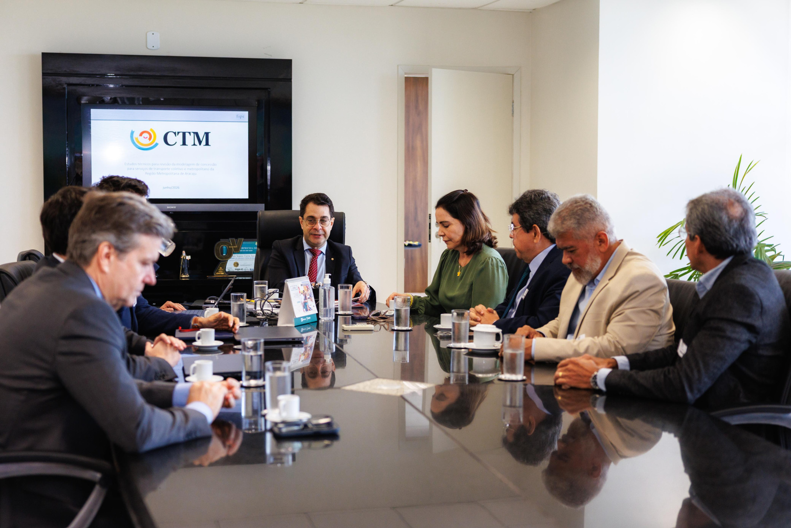 Prefeita Emília apresenta novo modelo de licitação do transporte coletivo ao MPSE