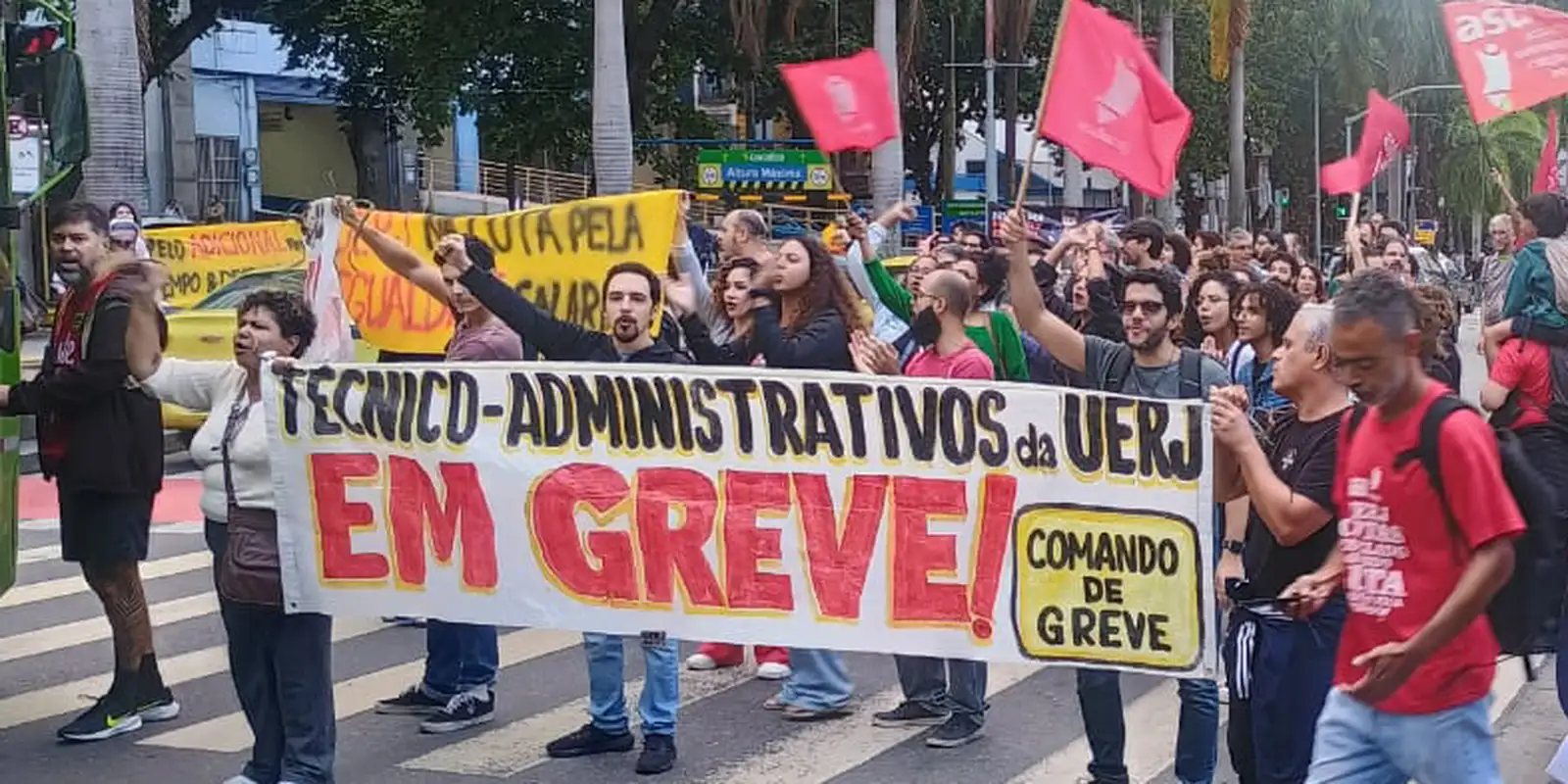 Servidores da UERJ em greve apresentam demandas ao governo do RJ
