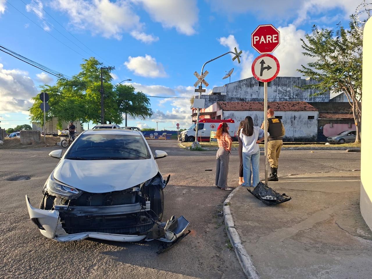 SMTT registra 473 ligações e atende 67 ocorrências de trânsito em Aracaju