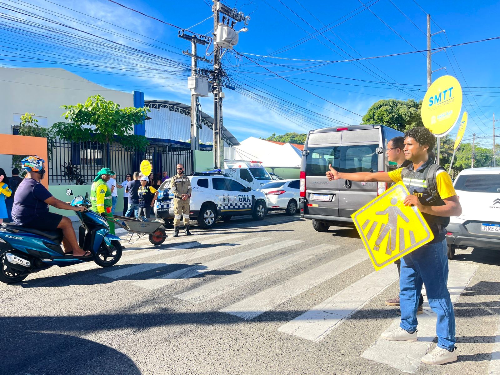 Tamo Junto Aracaju: Moradores do Siqueira Campos têm acesso a serviços da SMTT