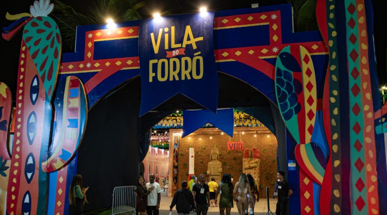 Vila do Forró celebra segunda com shows, quadrilha e teatro em Aracaju