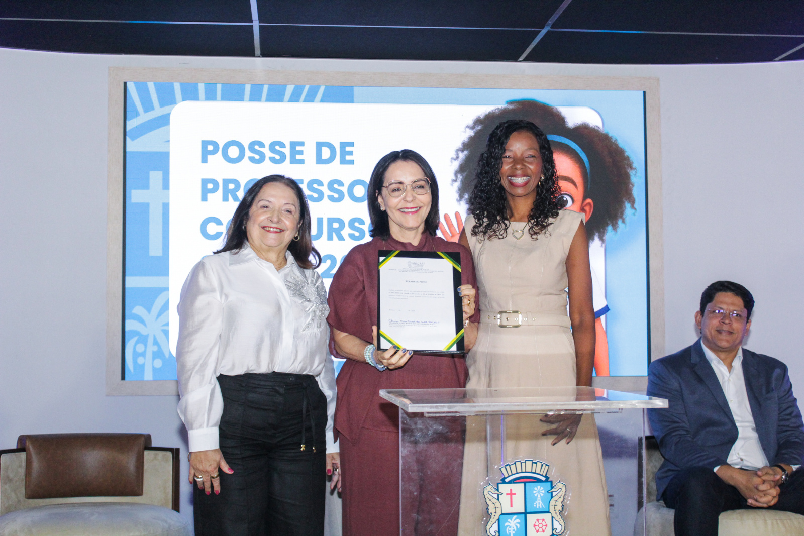 Aracaju emposse mais 60 professores concursados na rede municipal