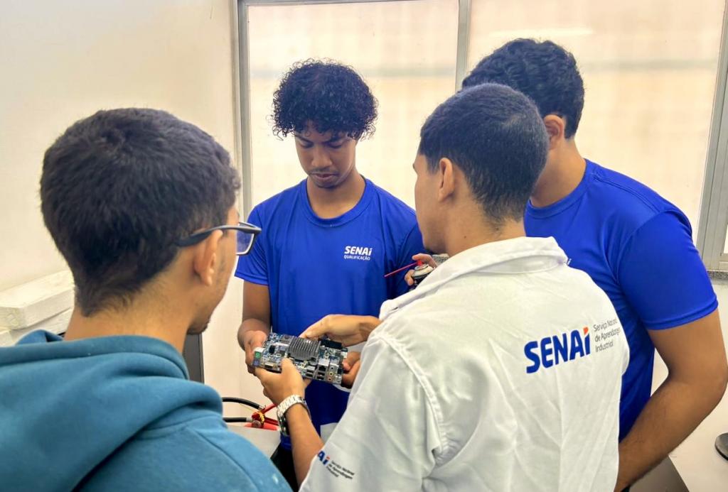 Aulas Práticas de Suporte Técnico em TI São Oferecidas pela Prefeitura e SENAI