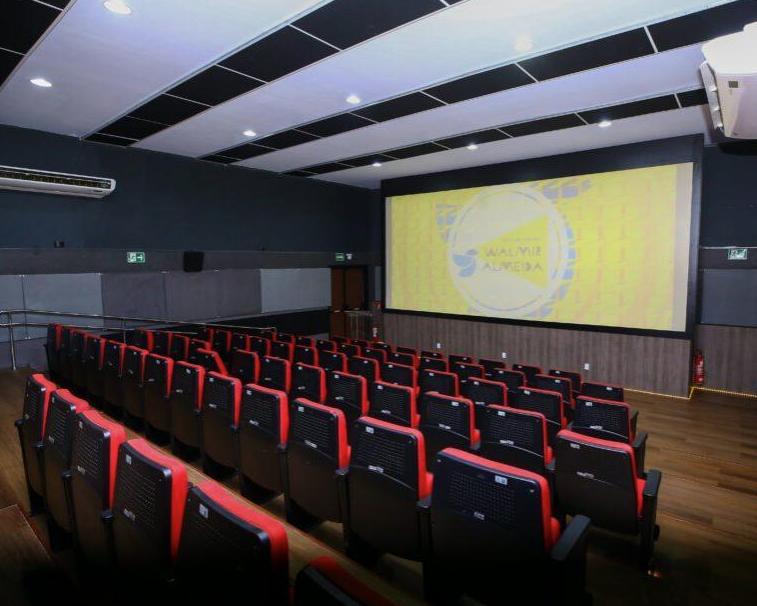 Cinema Walmir Almeida apresenta programação diversificada com drama e documentários