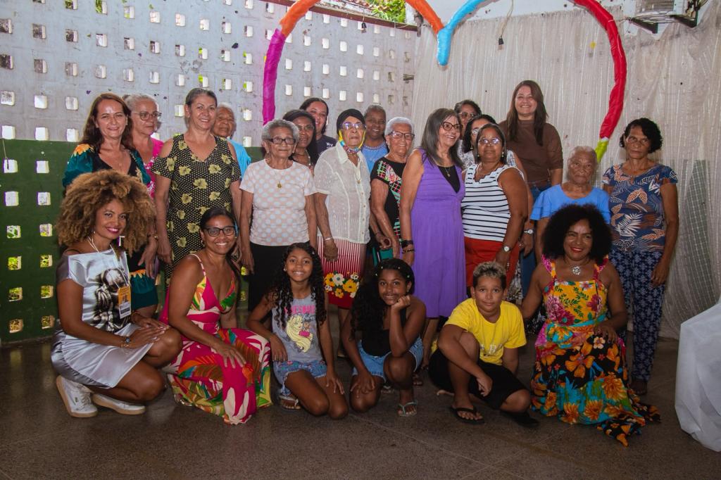 Cras João de Oliveira Sobral celebra avós com música e convivência
