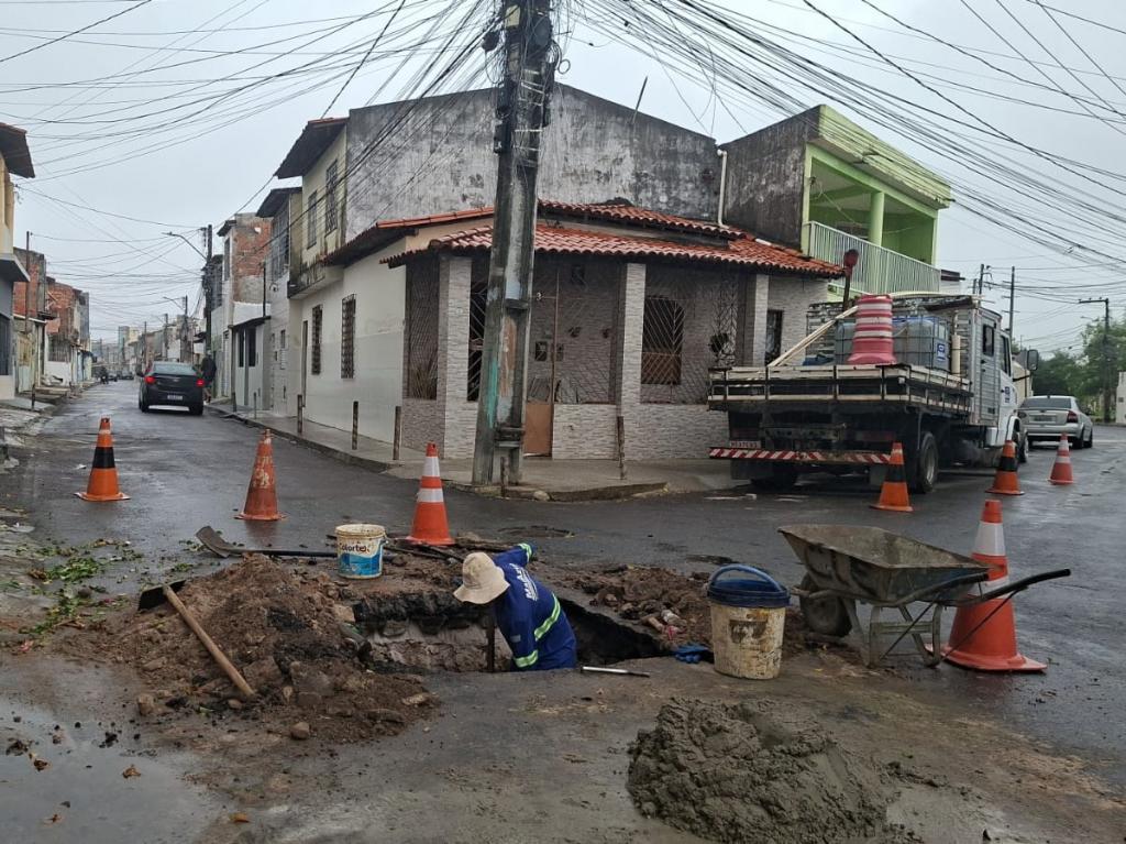Emurb realiza manutenção da drenagem em 16 bairros de Aracaju