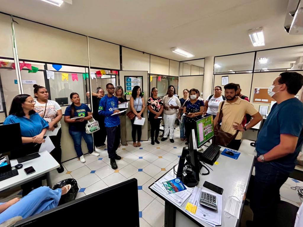 Fundat leva alunos de curso administrativo à prática profissional