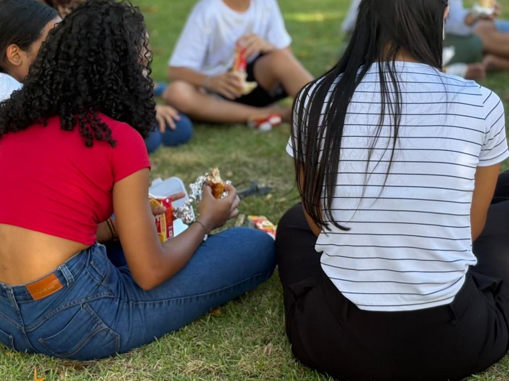 Abrigo Caçula Barreto celebra juventude com lazer na Farolândia