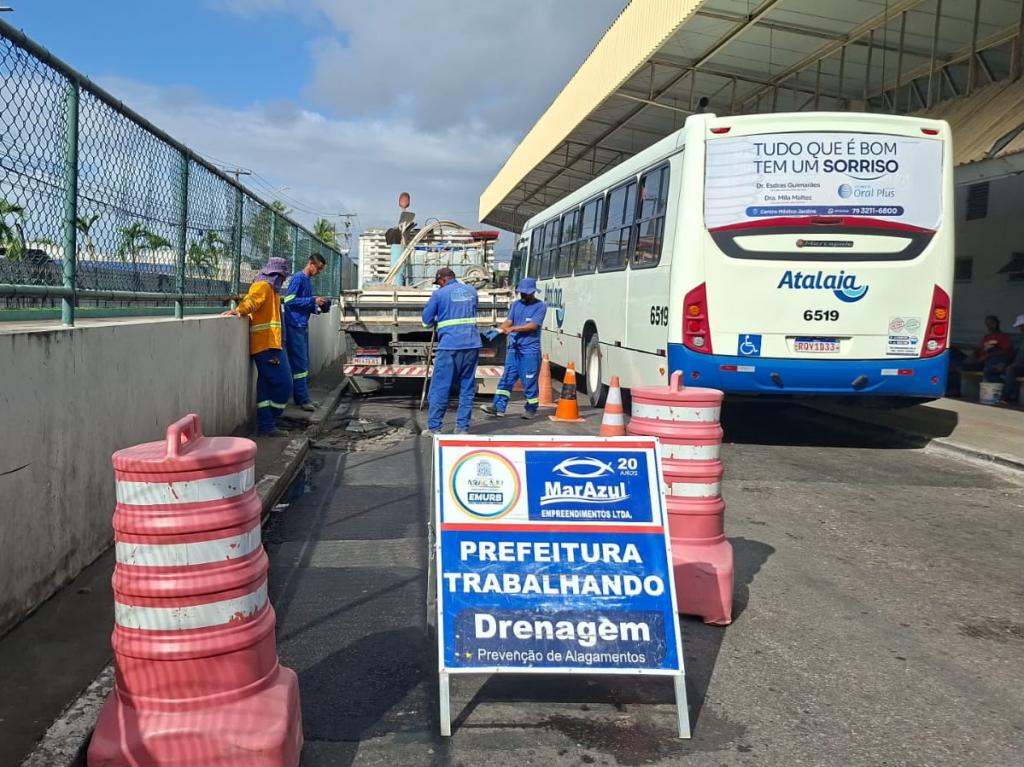 Aracaju amplia manutenção da drenagem em 18 bairros da capital