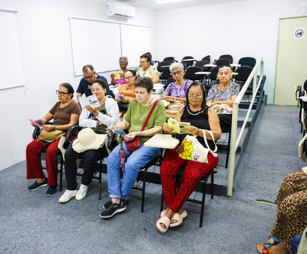Clube do Livro para idosos une leitura, saúde e convivência em Aracaju