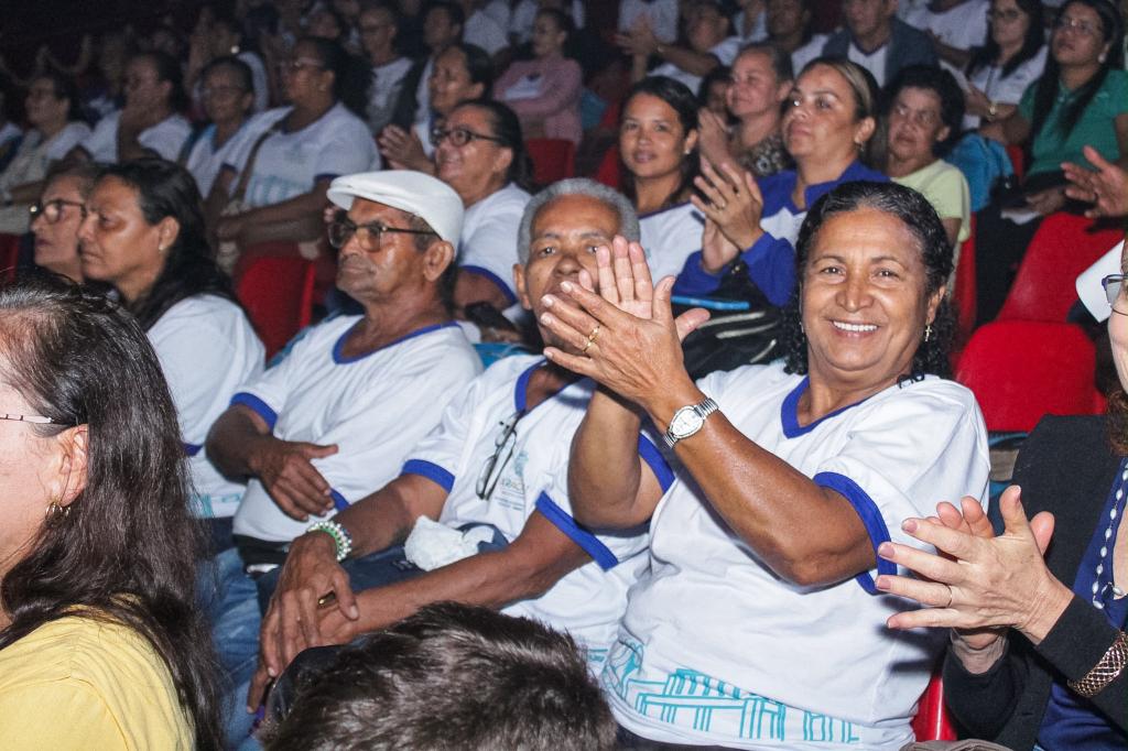 EJA de Aracaju vive noite de arte e memória no Circo Portugal