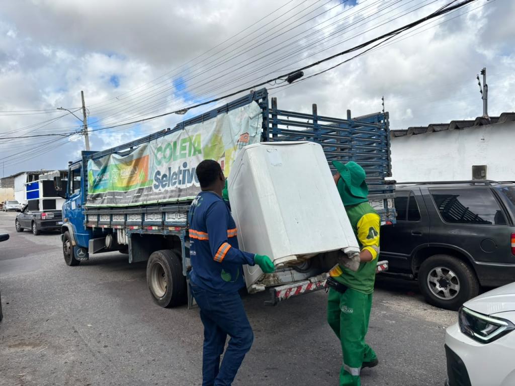 Emsurb reforça limpeza e educação ambiental no bairro América