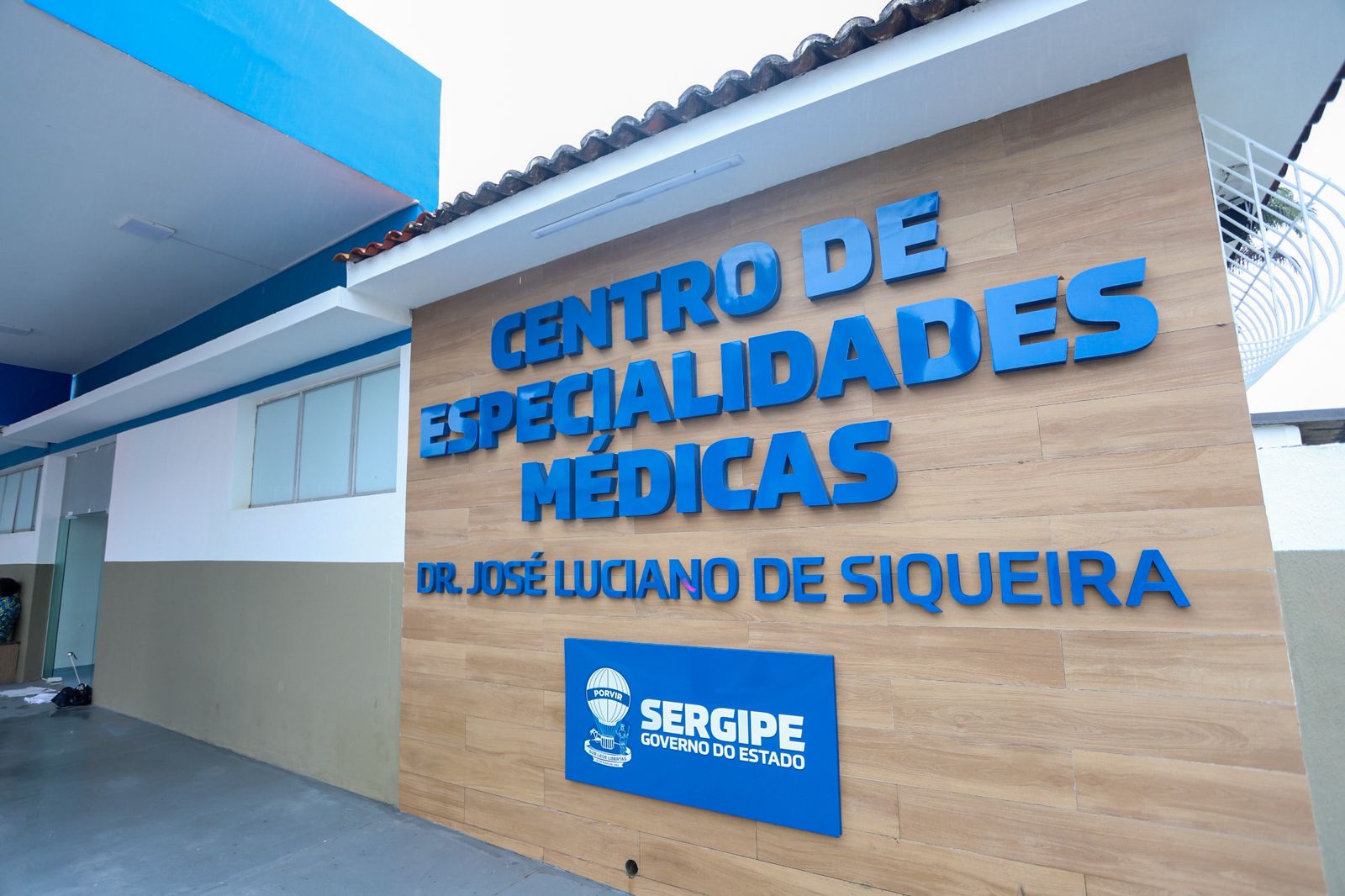 Governador Fábio Mitidieri em unidade de saúde com novos equipamentos de imagem em Sergipe