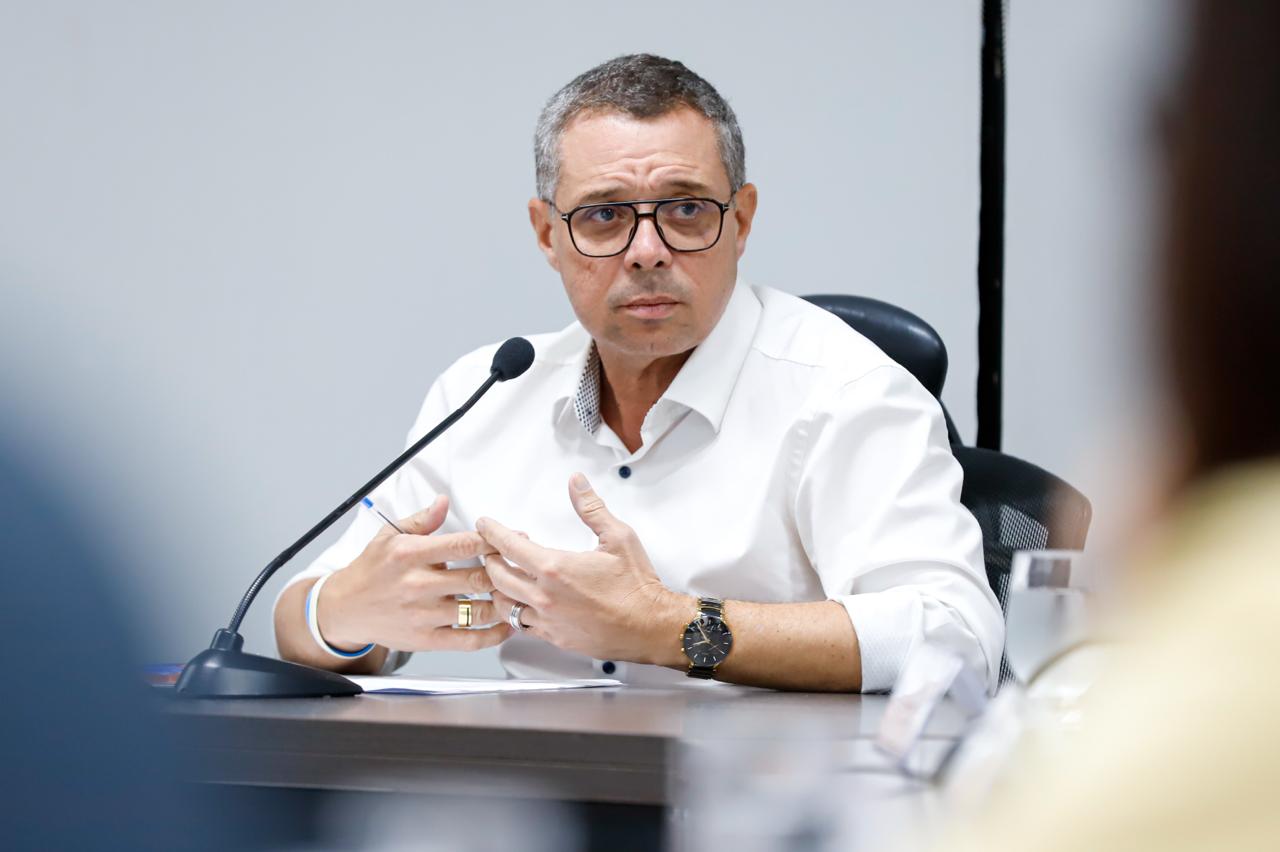 Governador Fábio Mitidieri em reunião com trabalhadores da VRS Transportes