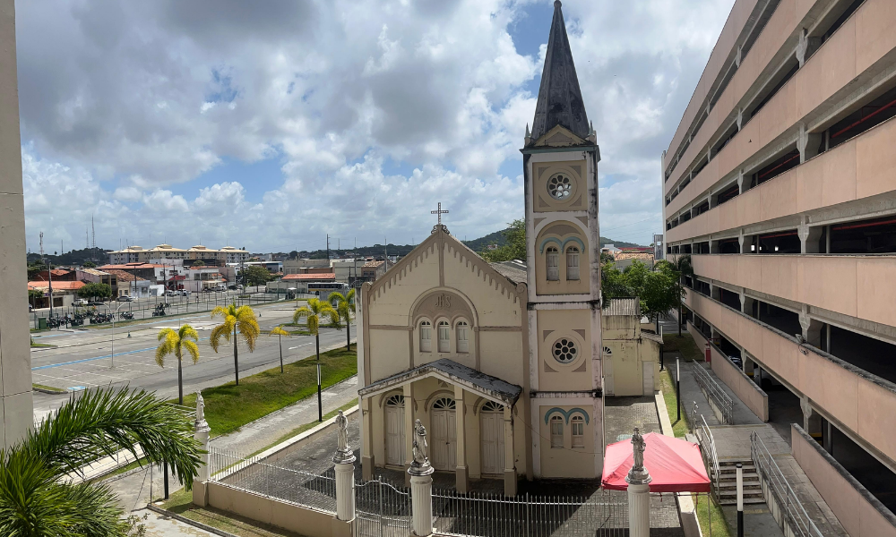 Procissão luminosa e missa celebram São João Batista no Aracaju Parque