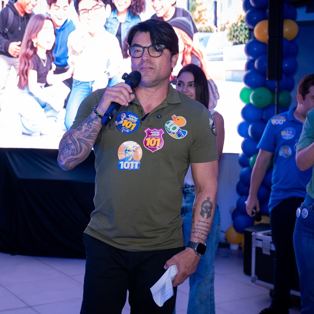 Jovens de Aracaju recebem André David em encontro sobre o futuro da juventude
