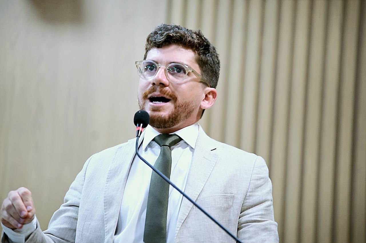 Mobilidade em Aracaju: vereador critica catracas duplas e pede transporte de qualidade