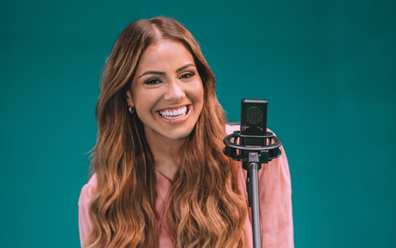 Celebra Tobias reúne Gabriela Rocha e comunidades em noite de louvor