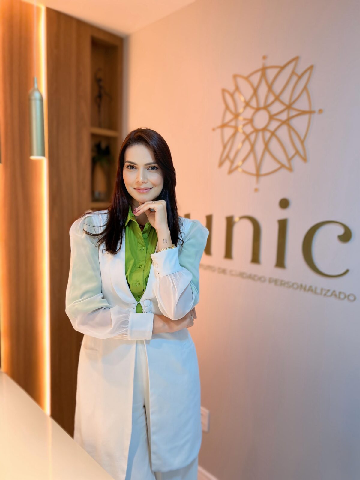 “Chip da beleza” pode causar masculinização e riscos ao fígado, diz médica