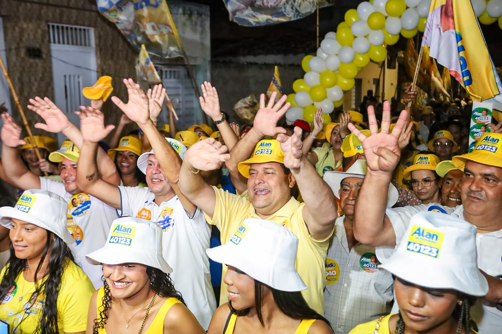 Em Itabaianinha, Cláudio Mitidieri reencontra apoiadores em noite de pisadinha