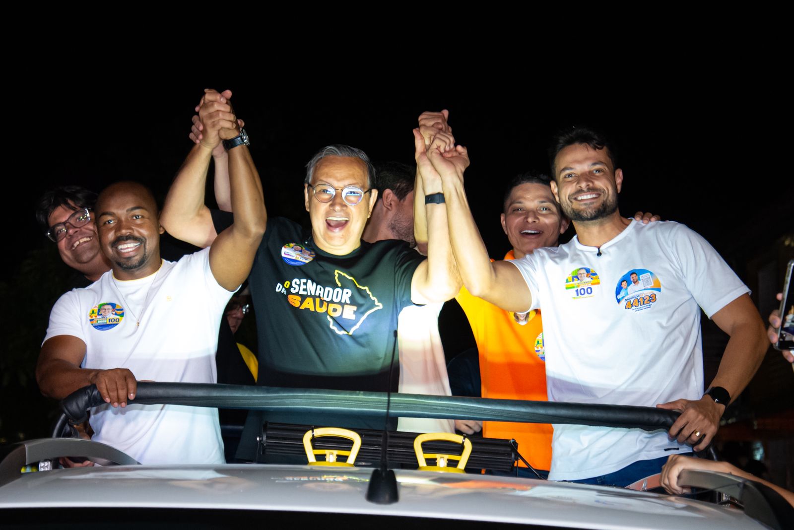 Eduardo Amorim com vereadores durante a Caravana do 100, em Aracaju
