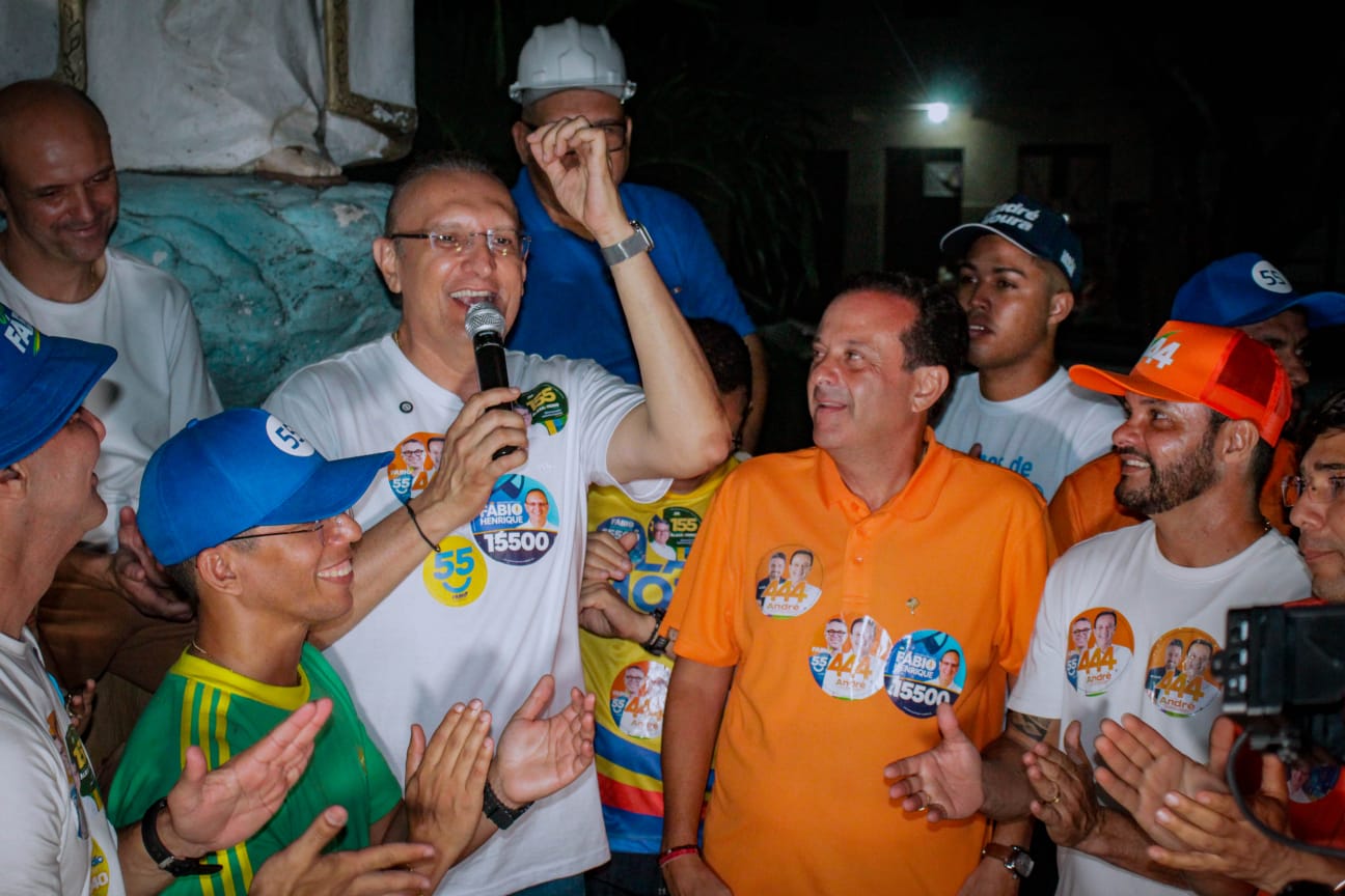 Candidato a deputado estadual Fábio Henrique durante agenda no feriado da Independência