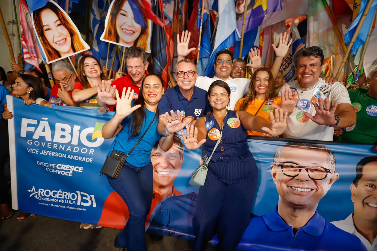 Governador Fábio Mitidieri durante caminhada no Sul de Sergipe