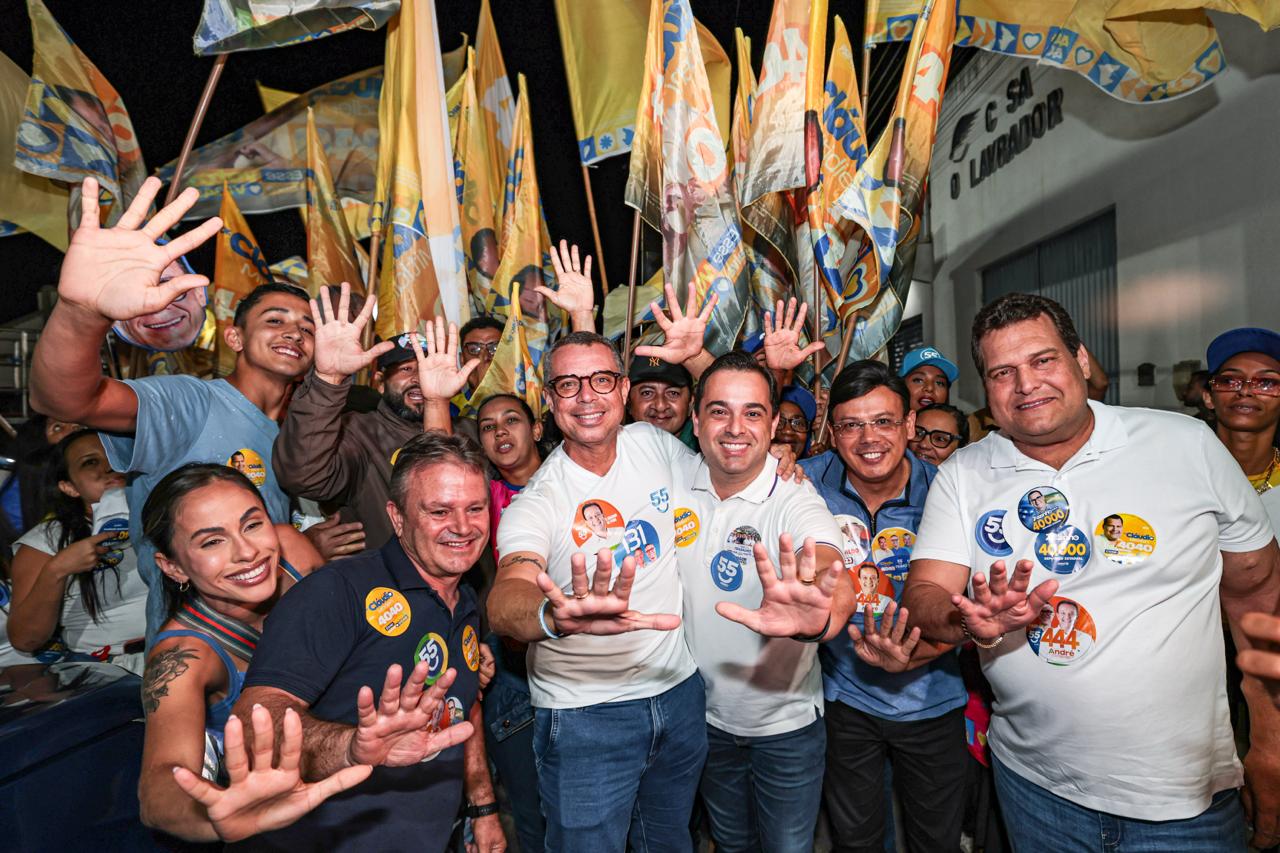 Apoiadores acompanham a passagem de Fábio Mitidieri por Simão Dias