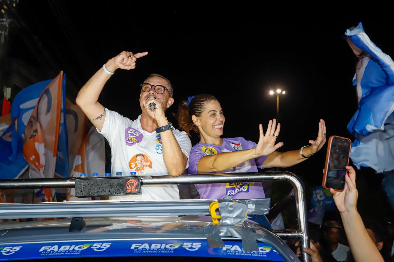 Minicarreata do governador Fábio Mitidieri no bairro Industrial, em Aracaju