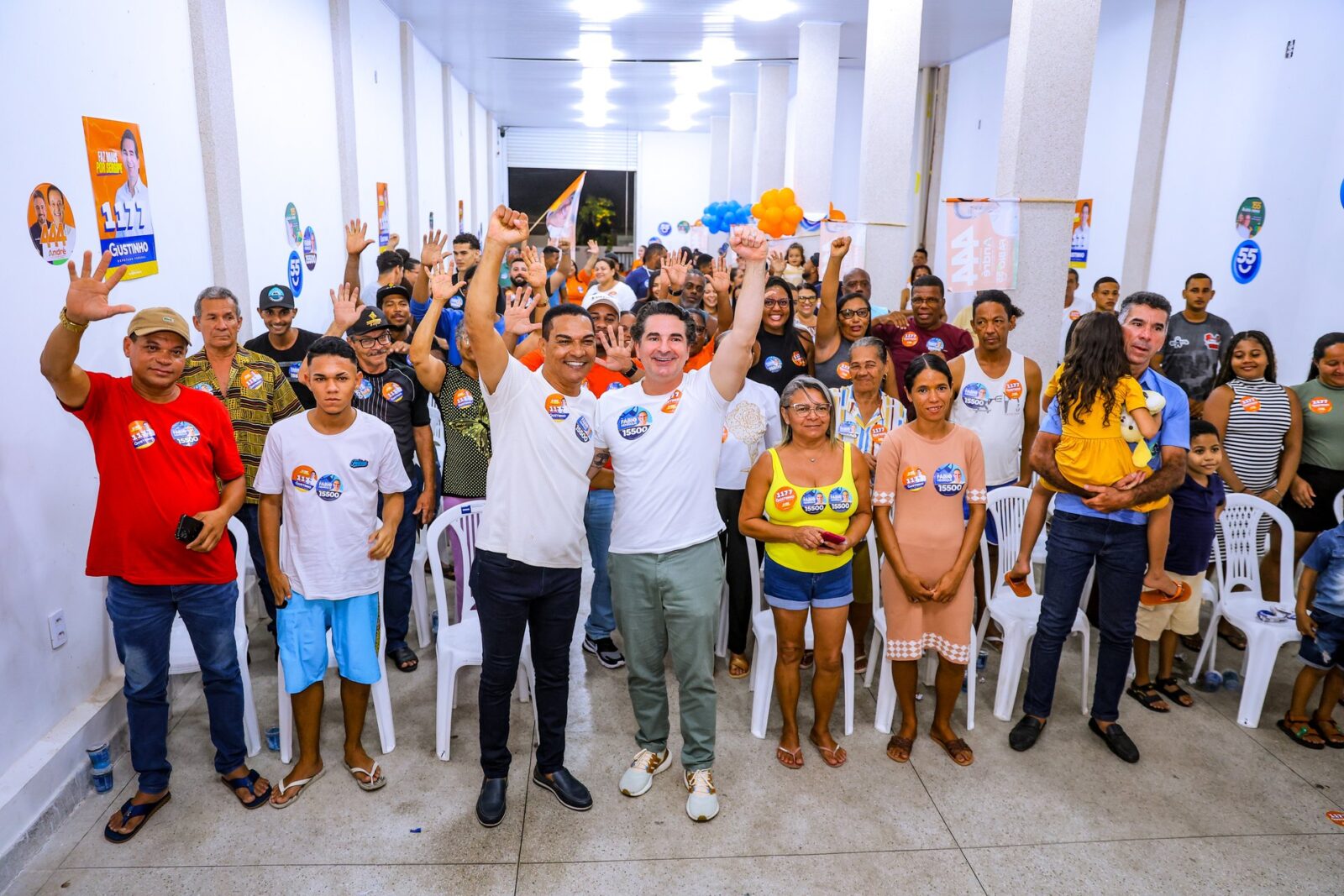 O deputado federal Gustinho Ribeiro durante encontro no conjunto Parque dos Faróis, em Nossa Senhora do Socorro