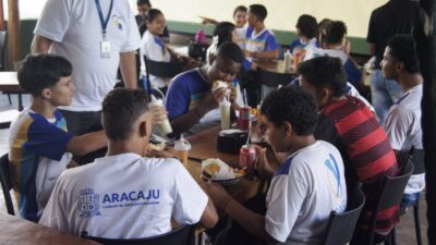 Ipaese Cult reúne gastronomia e cultura surda na Cactus Burguer