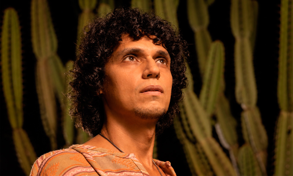 Luno Torres lança single ‘Seres de Pano’ com tom mais sombrio