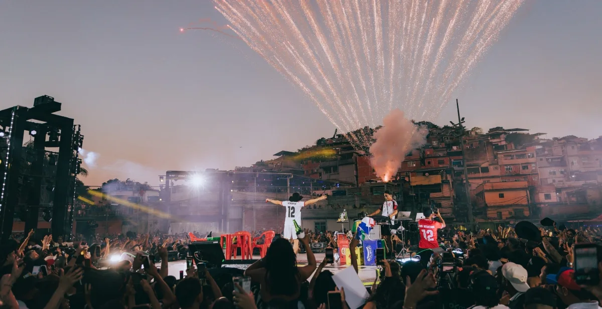 Natanzinho grava ‘Na Favela’ no Complexo do Alemão com show aberto